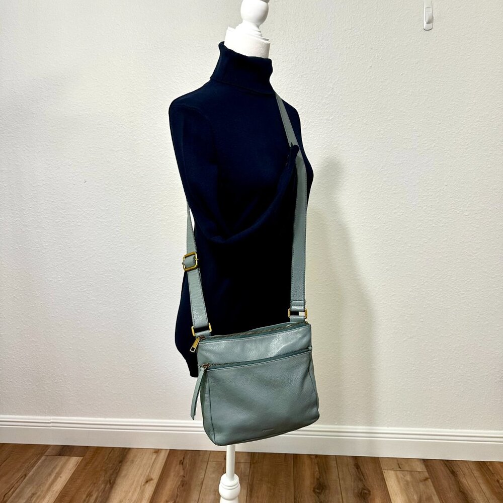 Fossil Explorer Leather Crossbody Bag Teal Blue 11x9x2.5" – Excellent Pre-Owned - Picture 3 of 16